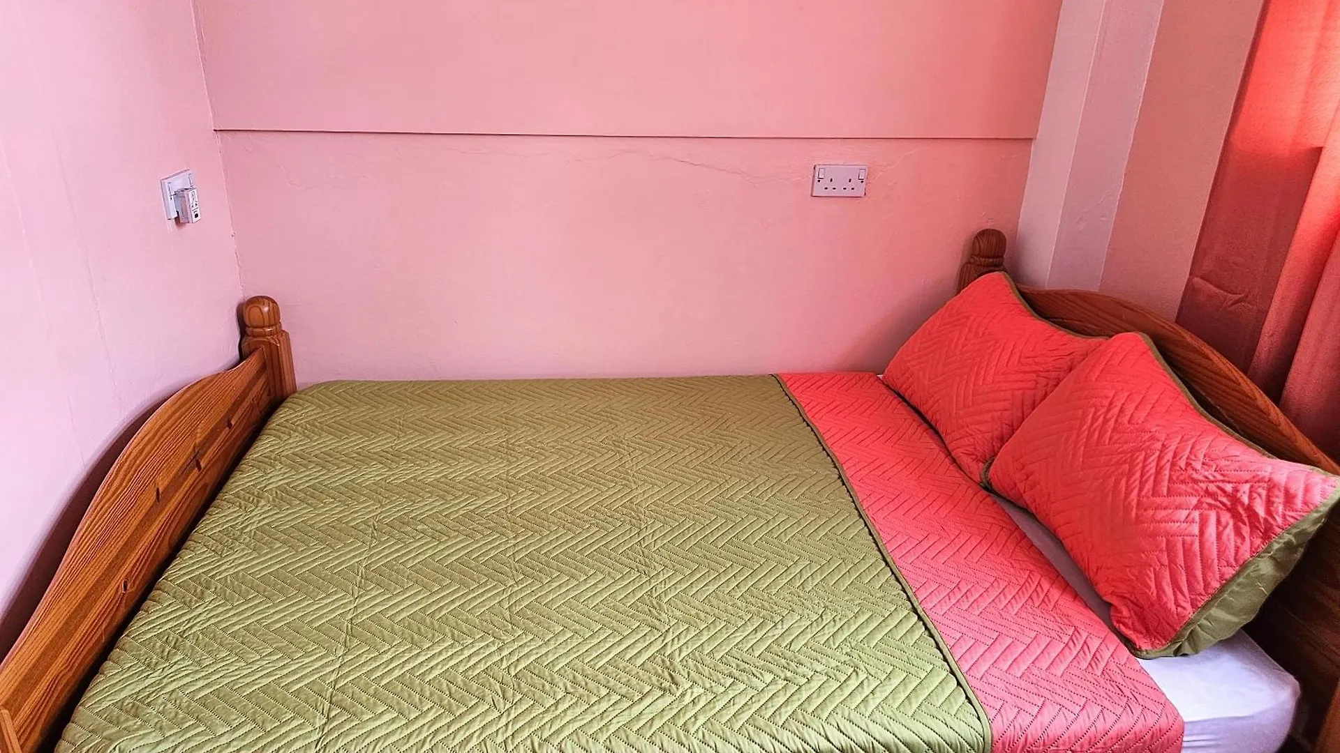 C&M Suites Ροζό 0*,  Δομίνικα