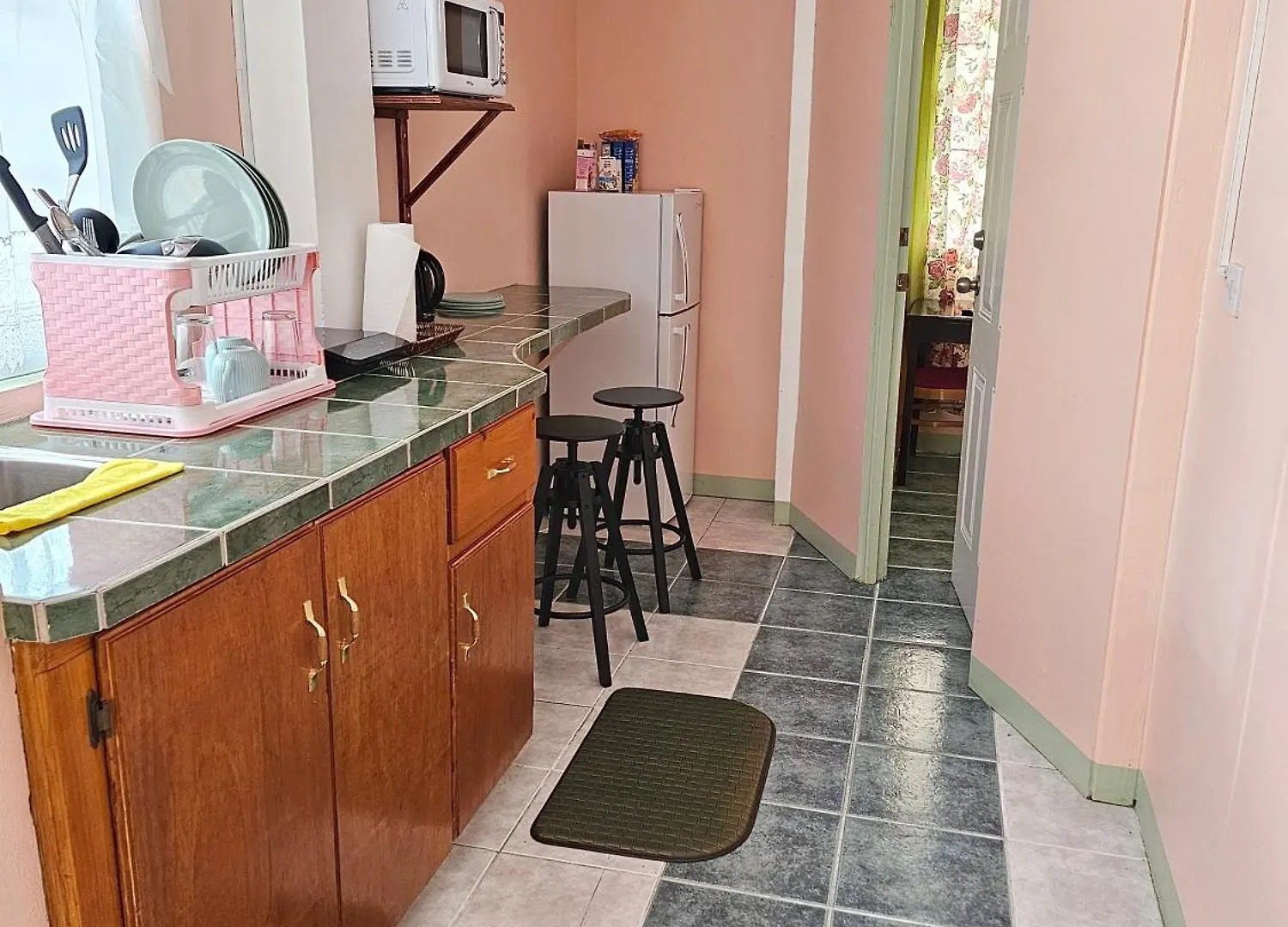 C&M Suites Roseau